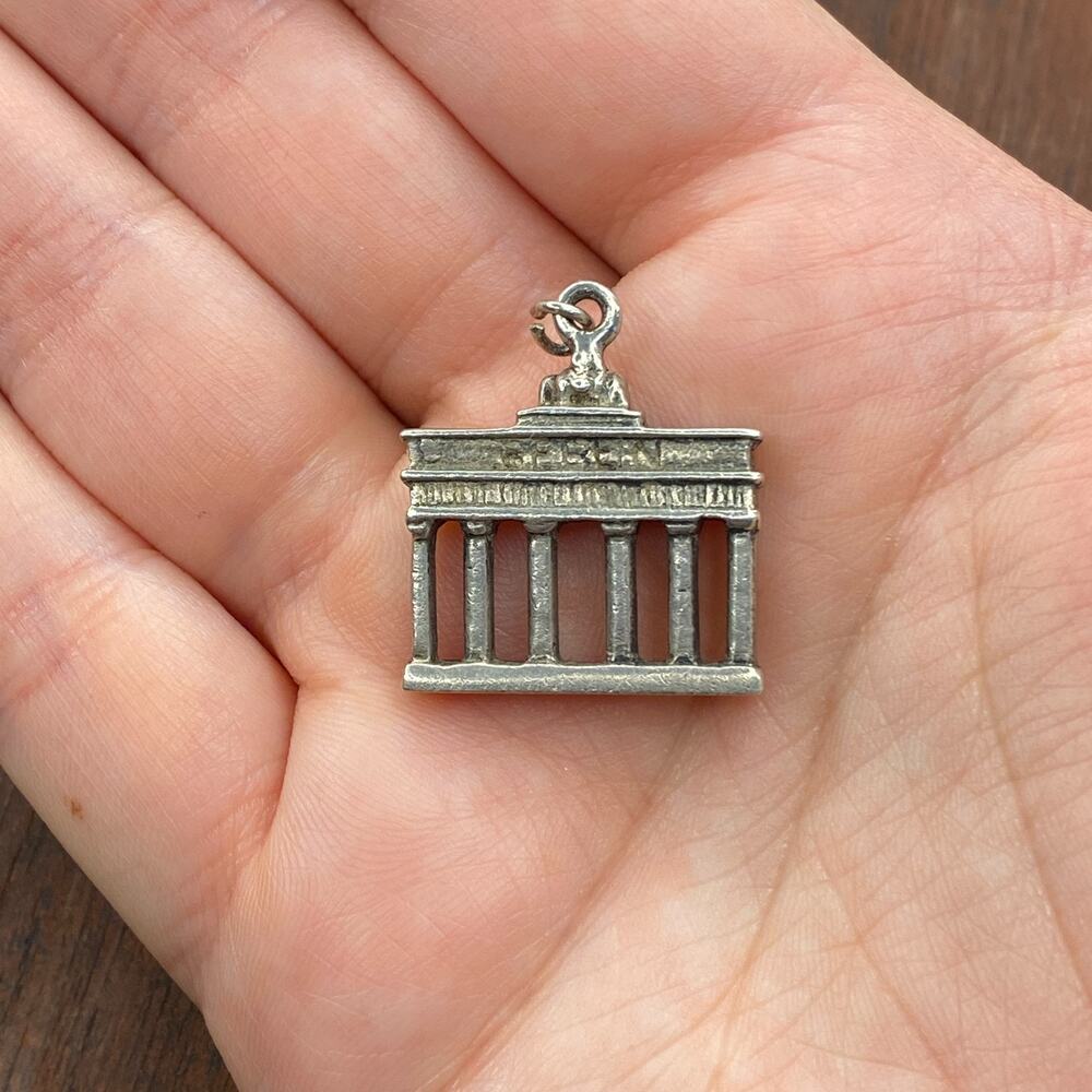 Vintage 835 Silver Brandenburg Gate Berlin Germany Heavy Pendant Bracelet Charm